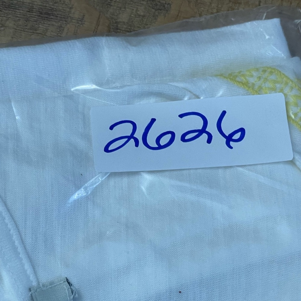 Banana Republic Cotton White yellow Embroidered Tank Top Size Large - Picture 8 of 8
